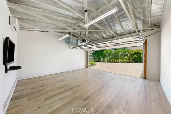 North Hills (los Angeles), CA 91343,15936 Osborne Street