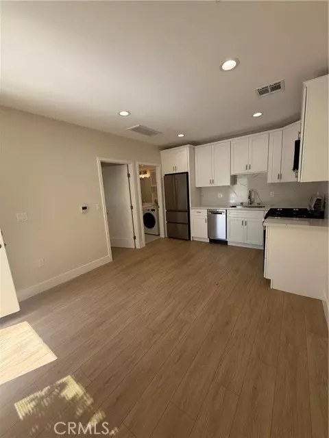 North Hollywood (los Angeles), CA 91606,6227 Wilkinson Avenue