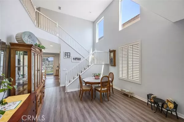 Valencia (santa Clarita), CA 91354,27950 Periwinkle Lane