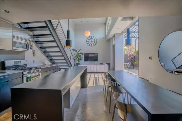 West Hollywood, CA 90046,1011 N Orange Grove Avenue #5