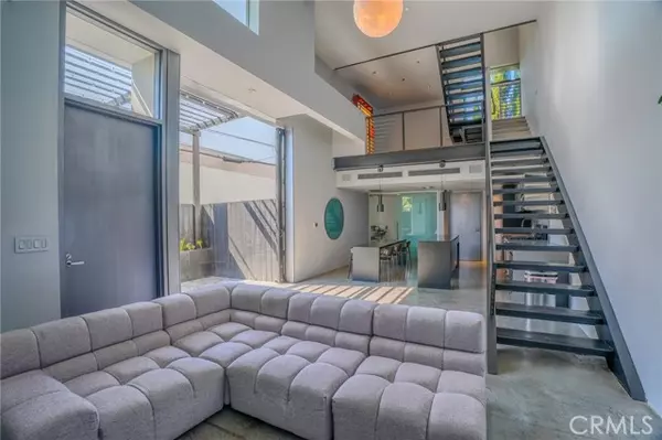 West Hollywood, CA 90046,1011 N Orange Grove Avenue #5A