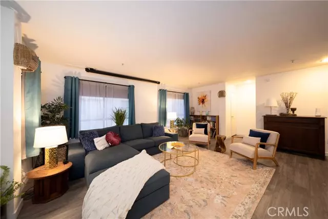 North Hills (los Angeles), CA 91343,8744 Burnet #7