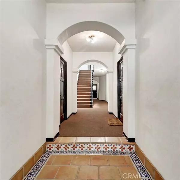 Beverly Hills, CA 90212,124 S Elm Drive #7