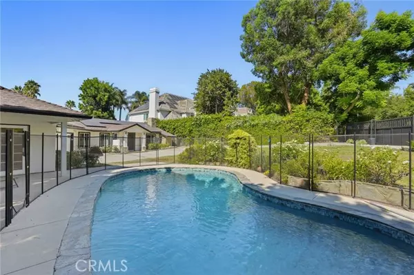 18433 Tarzana Drive, Tarzana (los Angeles), CA 91356
