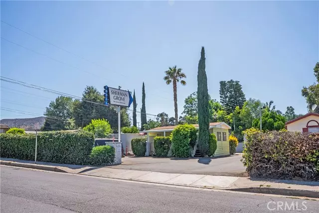 Sunland (los Angeles), CA 91040,10711 Sherman Grove Avenue #13