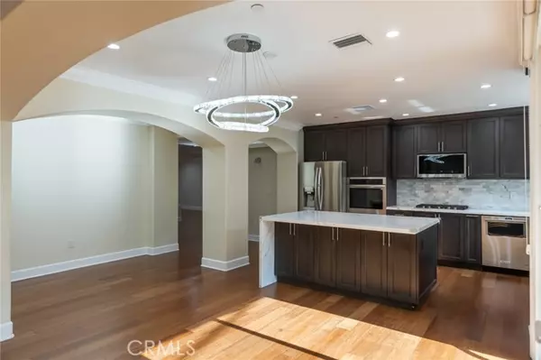 Valley Village, CA 91607,5305 Bellingham Avenue #103