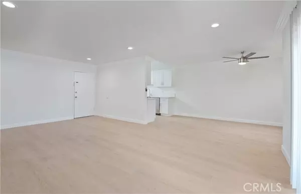 Encino (los Angeles), CA 91316,5415 Newcastle Avenue #18