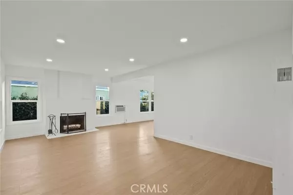 Burbank, CA 91505,4221 W Chandler Boulevard