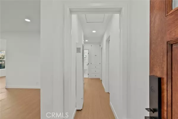 Burbank, CA 91505,4221 W Chandler Boulevard