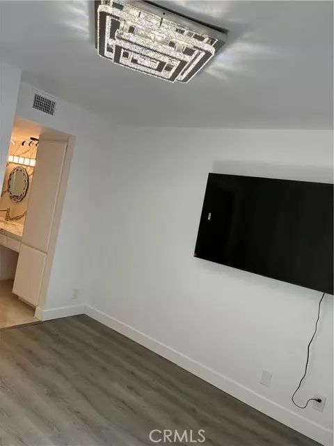 Woodland Hills (los Angeles), CA 91367,22100 Burbank Boulevard #337D