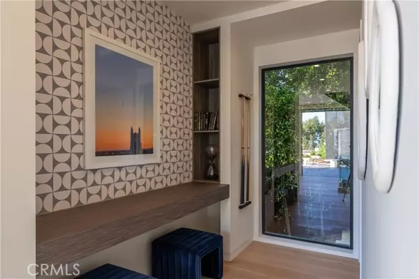 Los Angeles, CA 90068,1947 Glencoe Way