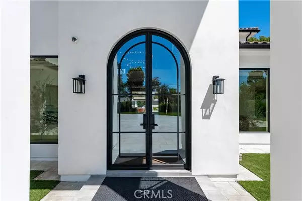 Sherman Oaks, CA 91423,13807 Magnolia Boulevard