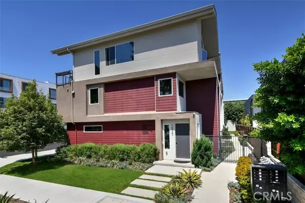 North Hollywood (los Angeles), CA 91601,10861 Hartsook Street