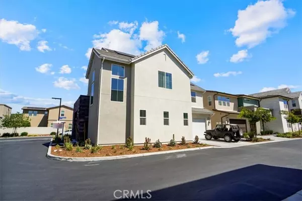 Valencia (santa Clarita), CA 91381,27004 Goldfields Court