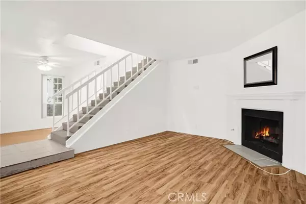 Tarzana (los Angeles), CA 91356,18411 Hatteras Street #122