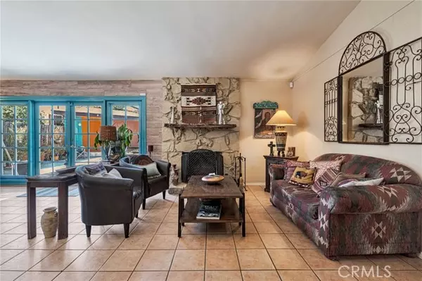 Van Nuys (los Angeles), CA 91406,17349 Hartland Street