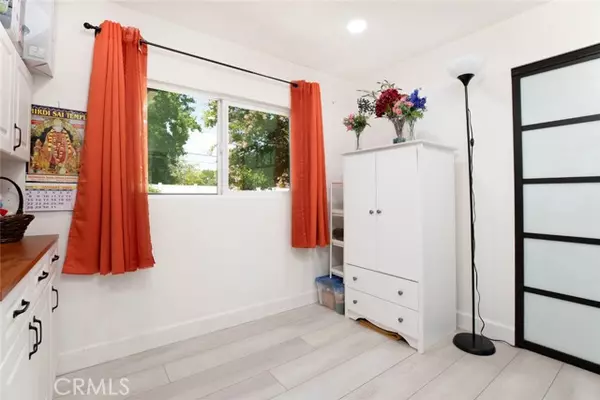 West Hills (los Angeles), CA 91307,7363 Sale Avenue