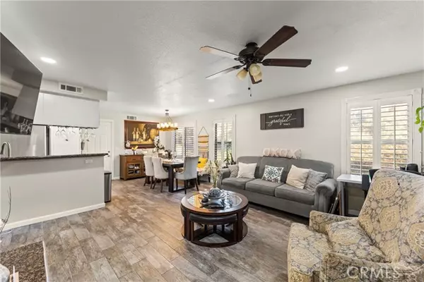 Saugus (santa Clarita), CA 91350,22617 Copper Hill Drive #121