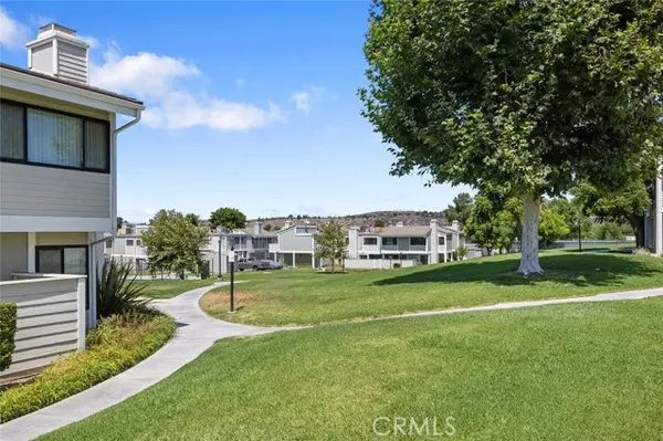 27070 Hidaway Avenue #5, Canyon Country (santa Clarita), CA 91351