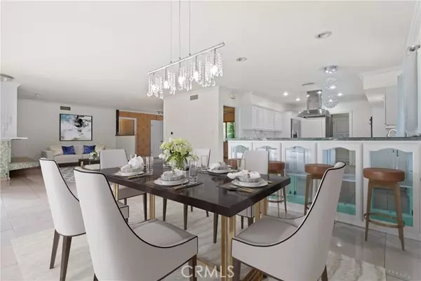 Woodland Hills (los Angeles), CA 91364,4616 COYLE