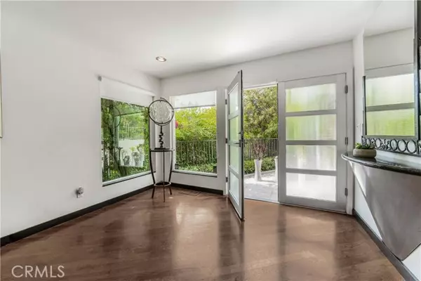 Los Angeles, CA 90046,8100 Laurelmont Drive