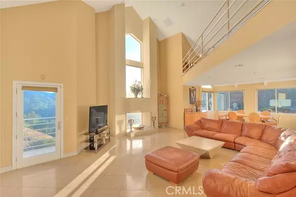 Los Angeles, CA 90046,2579 Leicester Drive