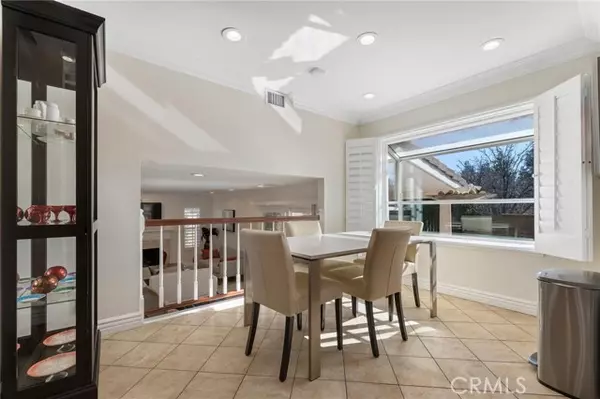 West Hills (los Angeles), CA 91304,23624 Elkwood Street