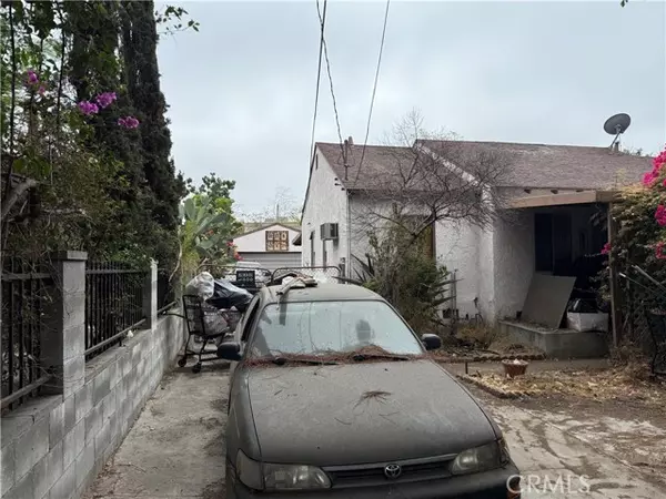 North Hollywood (los Angeles), CA 91605,6928 Gentry Avenue