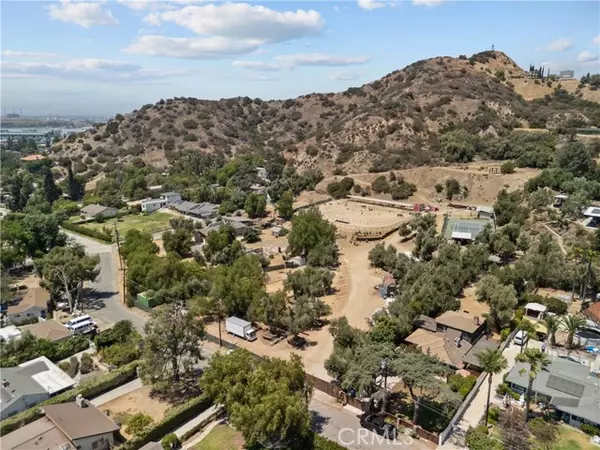 10555 Tuxford, Sun Valley (los Angeles), CA 91352