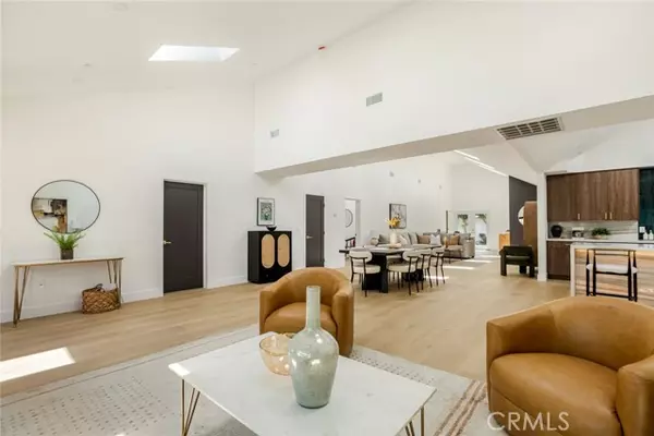 North Hollywood (los Angeles), CA 91601,10350 Mccormick Street