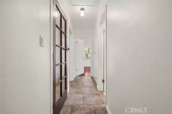 North Hollywood (los Angeles), CA 91606,6339 Riverton Avenue