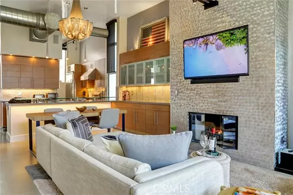 West Hollywood, CA 90069,1152 N La Cienega Boulevard #203