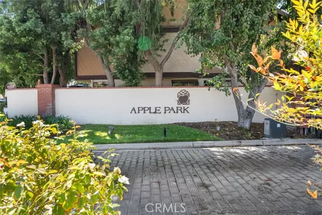 Newhall (santa Clarita), CA 91321,24843 Apple Street #B