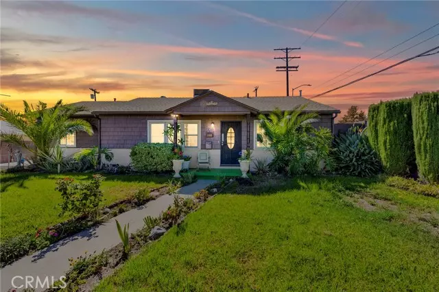 North Hollywood (los Angeles), CA 91605,8253 Beeman Avenue