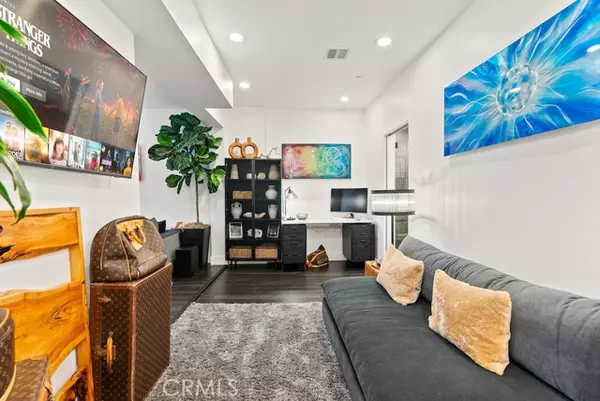 Woodland Hills (los Angeles), CA 91364,5305 Campo Rd