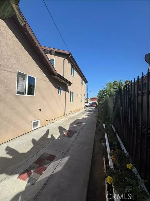 Los Angeles, CA 90044,9300 S Hoover Street