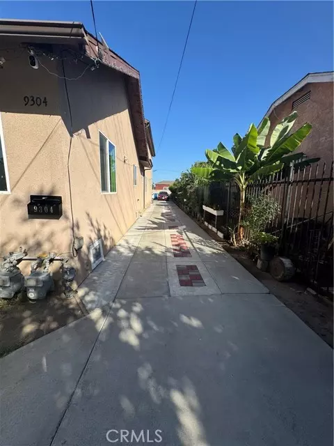 Los Angeles, CA 90044,9300 S Hoover Street
