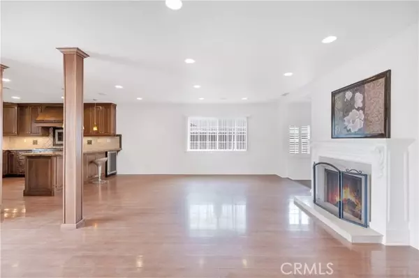 Northridge (los Angeles), CA 91325,10111 Oak Park Avenue