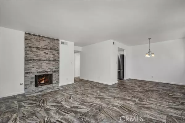 Chatsworth (los Angeles), CA 91311,21333 Lassen Street #6H