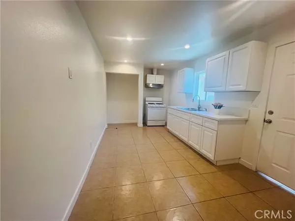 12765 Woodcock Avenue, Sylmar (los Angeles), CA 91342