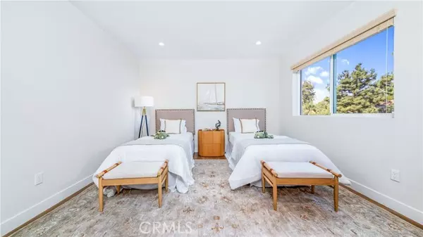 Granada Hills (los Angeles), CA 91344,17154 CHATSWORTH Street #2