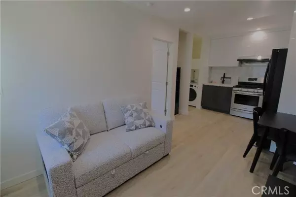 Encino (los Angeles), CA 91316,17546 Martha Street