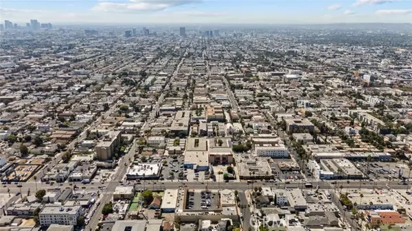 Los Angeles, CA 90027,5133 W Sunset Boulevard