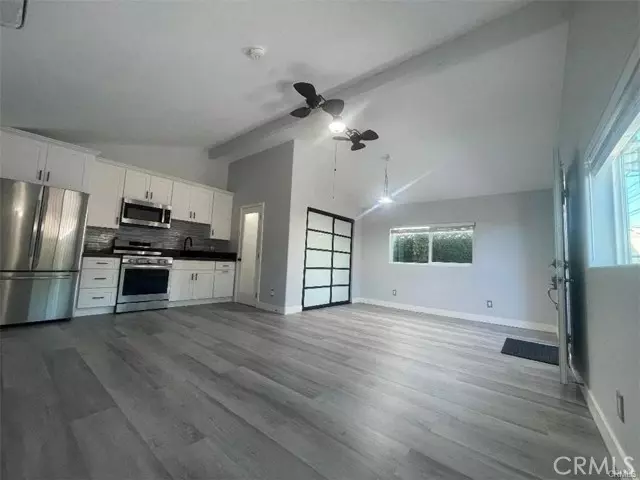 West Hills (los Angeles), CA 91307,23417 Vanowen Street