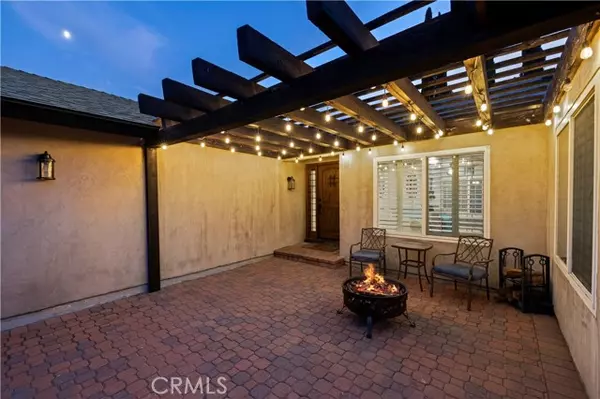 Valencia (santa Clarita), CA 91354,26927 Cuatro Milpas Street