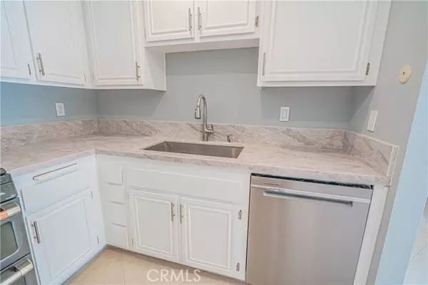 Valencia (santa Clarita), CA 91355,25713 Vista Fairways Drive