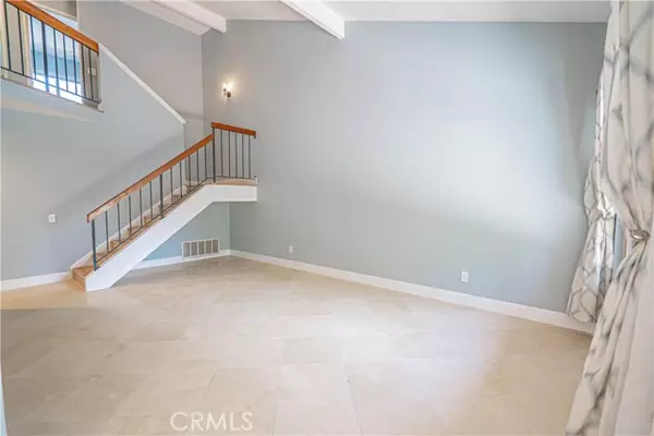 Valencia (santa Clarita), CA 91355,25713 Vista Fairways Drive