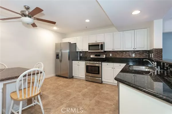 Northridge (los Angeles), CA 91325,17735 Kinzie Street #112