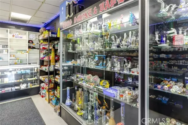 Los Angeles, CA 90004,4463 Beverly Boulevard