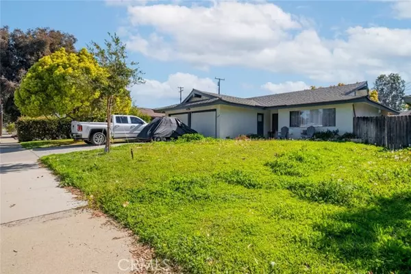 1934 Bobolink Way, Pomona, CA 91767